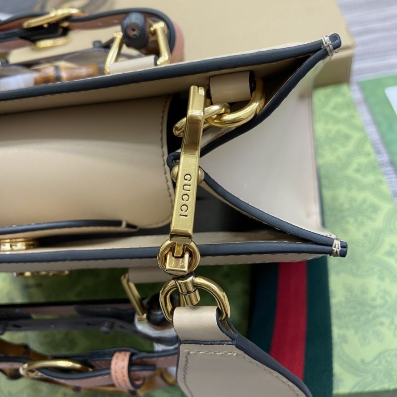 Gvc*1 tote bags